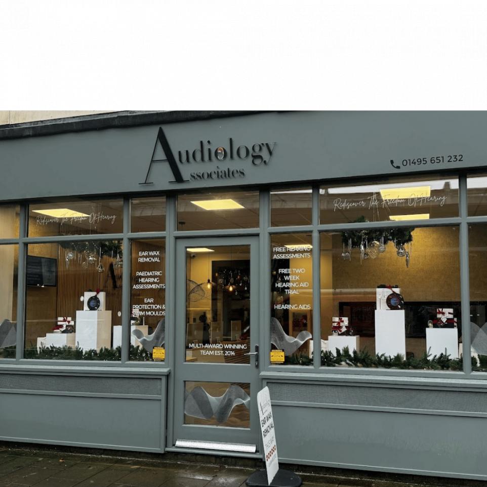 سمعک هوشمند مبتنی بر هوش مصنوعی Starkey Omega AI برای بهبود شنوایی